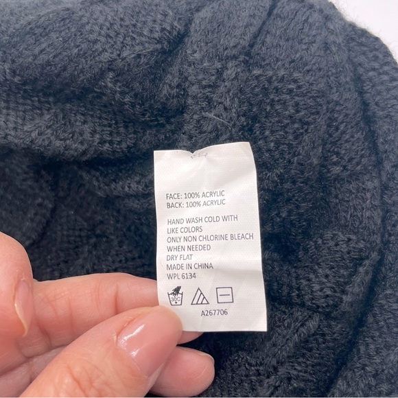 Muk Luks Women’s Reversible Beanie - Picture 5 of 5